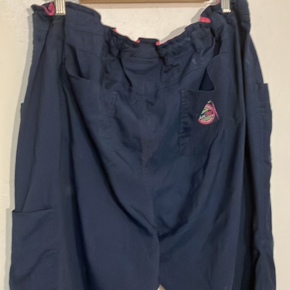 Koi Lite slim fit 2X NWOT scrubs pant healthcare workers - Picture 8 of 9